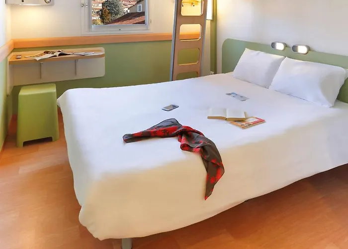 First Inn Hotel