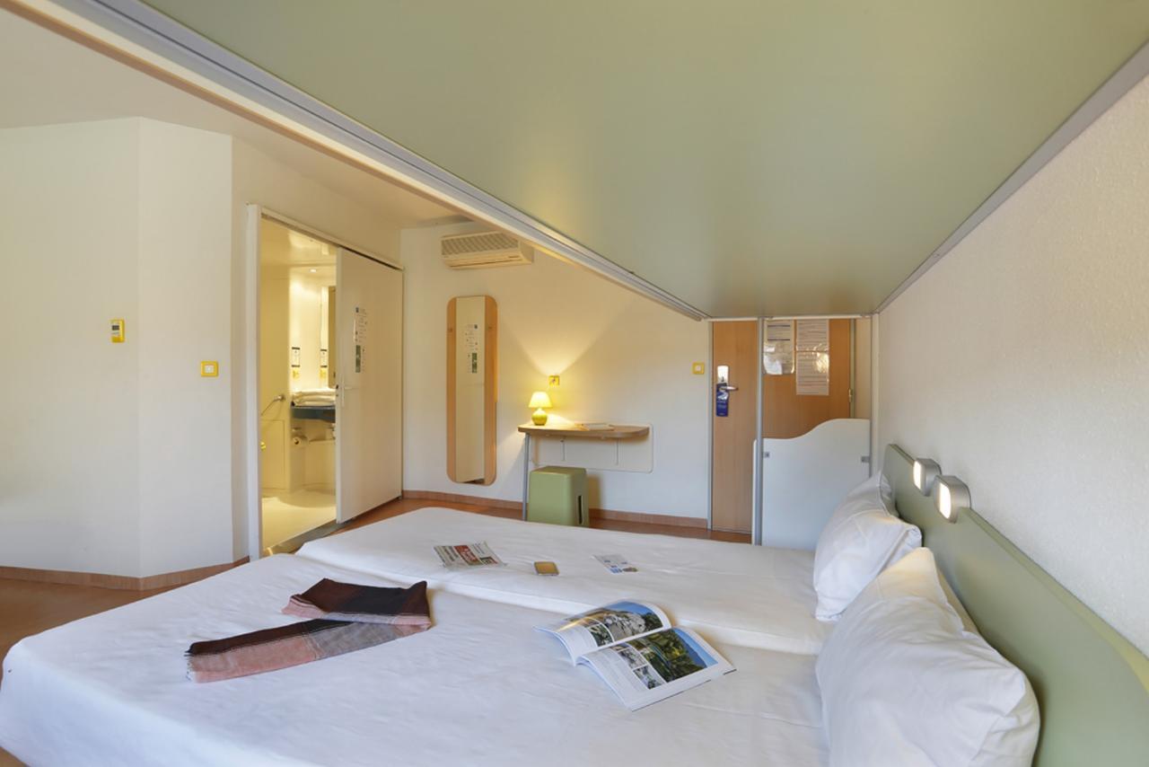 First Hotel 2*