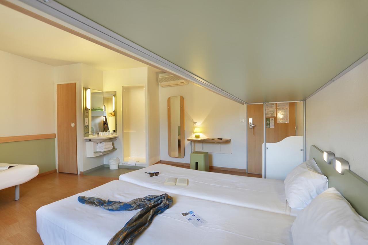 First Hotel 2*