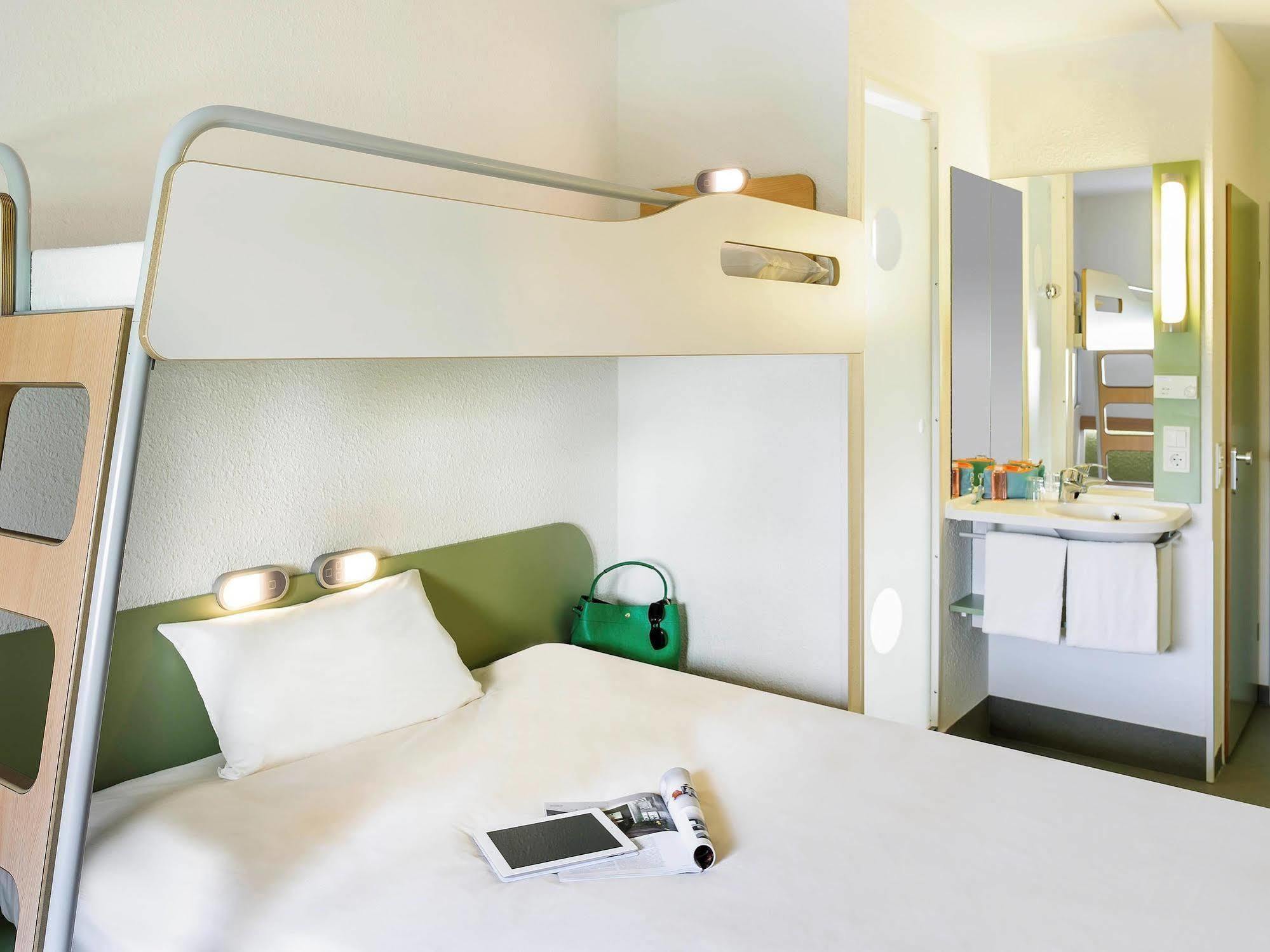 First Hotel 2*
